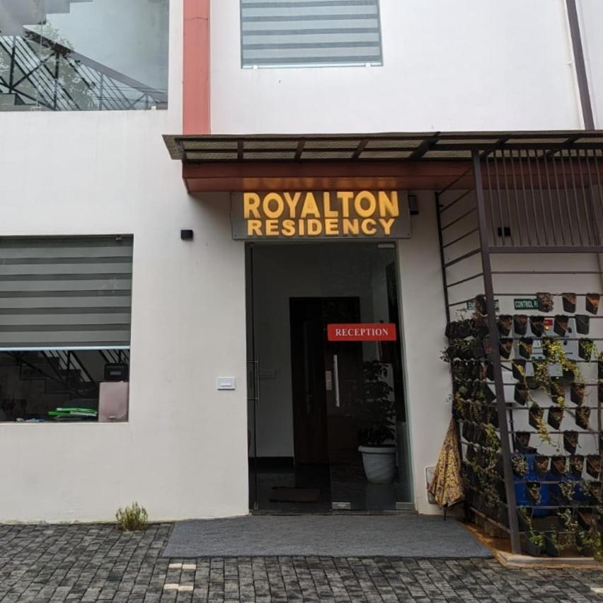 Royalton Residency Hotel Mundakayam ภายนอก รูปภาพ