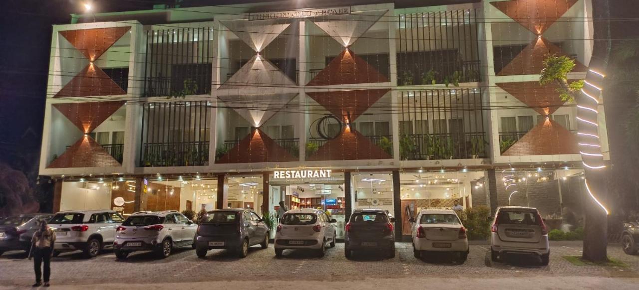 Royalton Residency Hotel Mundakayam ภายนอก รูปภาพ