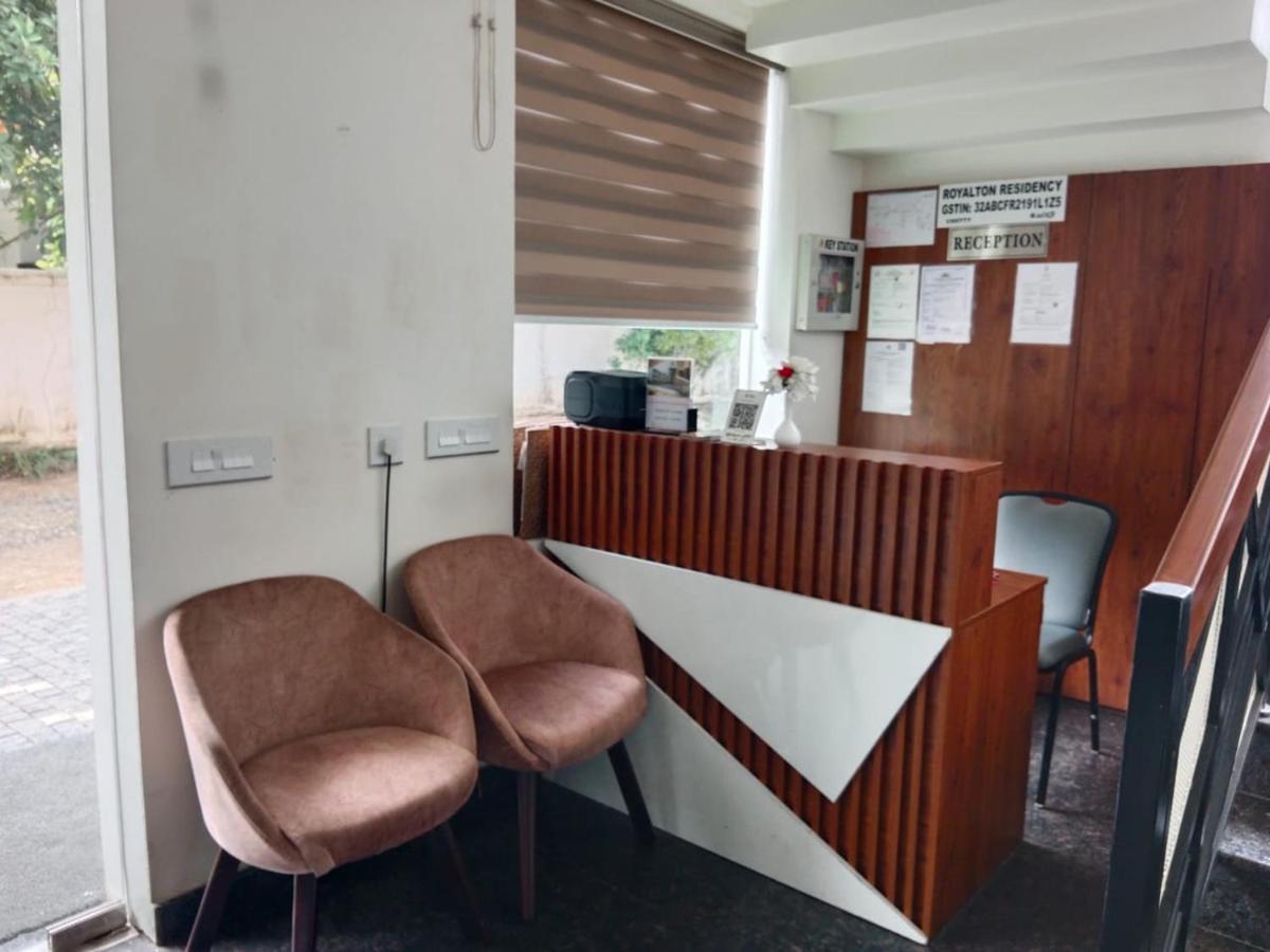 Royalton Residency Hotel Mundakayam ภายนอก รูปภาพ